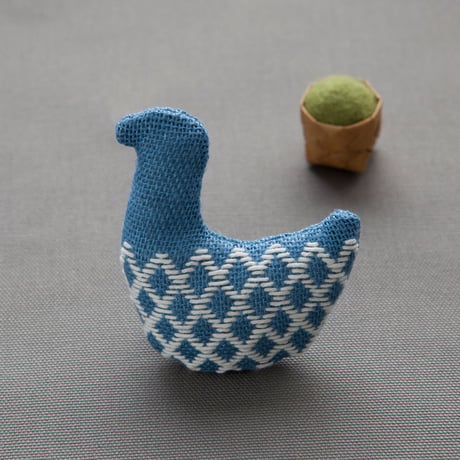 米山知歩さんのこぎん専用布で作る　鳥のブローチキット　【water】