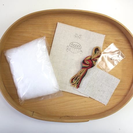 nekogao 刺繍ブローチ（図案印刷済）　 -いちごのバスケット-　　　　　PHC-124-1