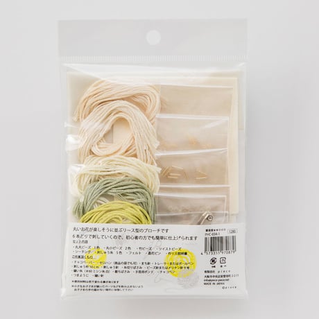 k.omono　fioret  wreah brooch  ブローチ   -white-
