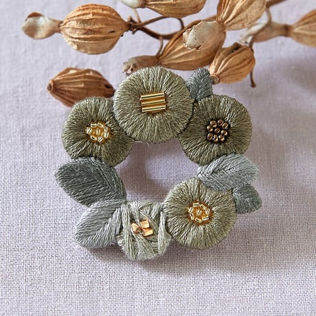 k.omono floret wreath brooch　ブローチ  - kahki -  PHC-034-3