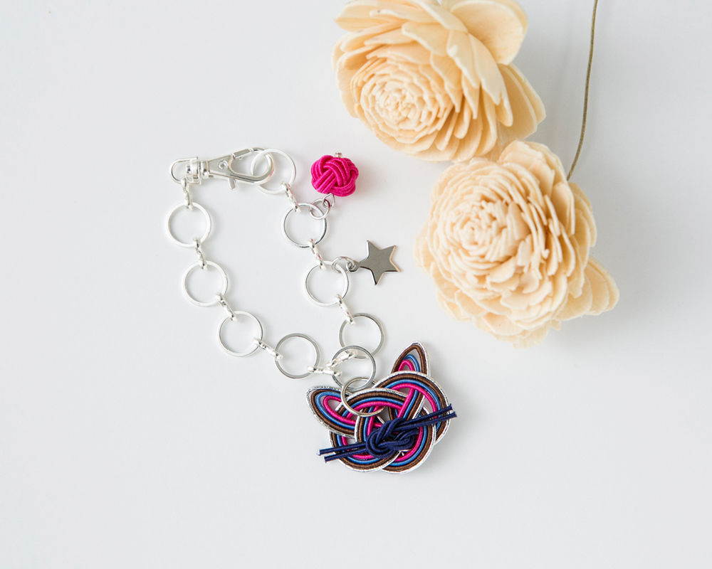 【格安saleスタート】 mizuhikigirl 猫結びのバッグチャーム berry | piece store その他