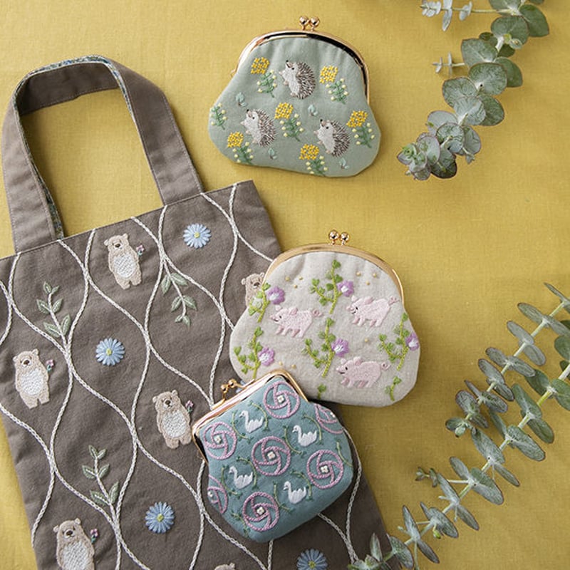 ゆきちゃん様☆コヤンイサムチョン☆トートバッグ　リボン刺繍　黒猫　くま着ぐるみ ゆきちゃん様☆コヤンイサムチョン☆トートバッグ リボン刺繍 黒