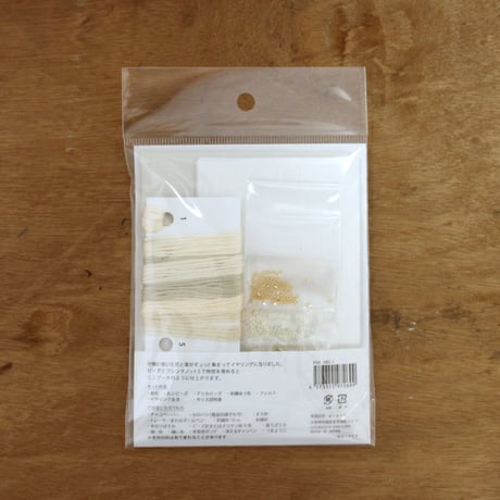 K.omono kakera earrings　white　PHC-085-1
