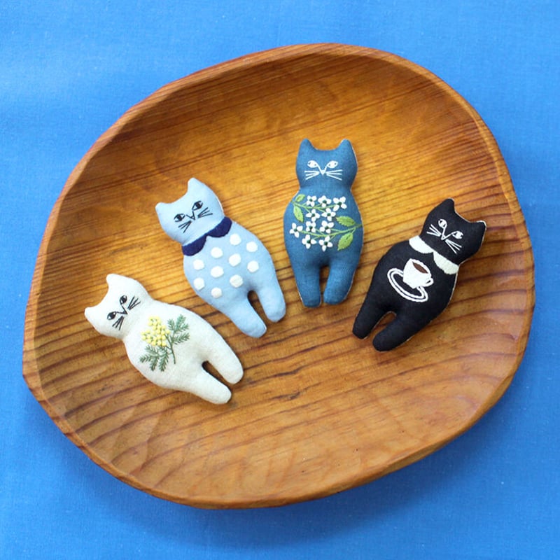 nekogao 刺繍ブローチ -コーヒー- PHC-103-4 | piece store
