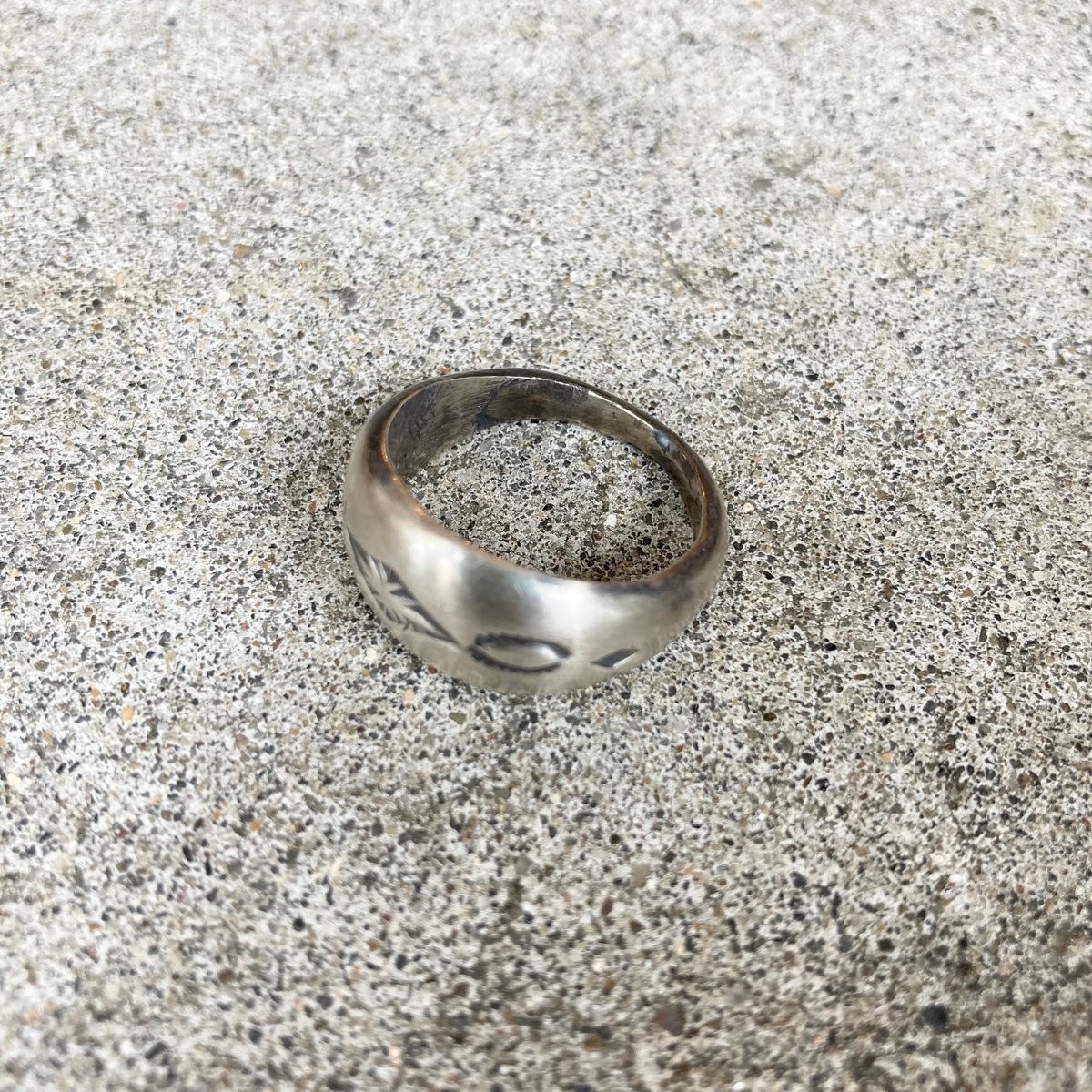 Native American Jewelry】 Stamp Ring 18号 ナバホ リン