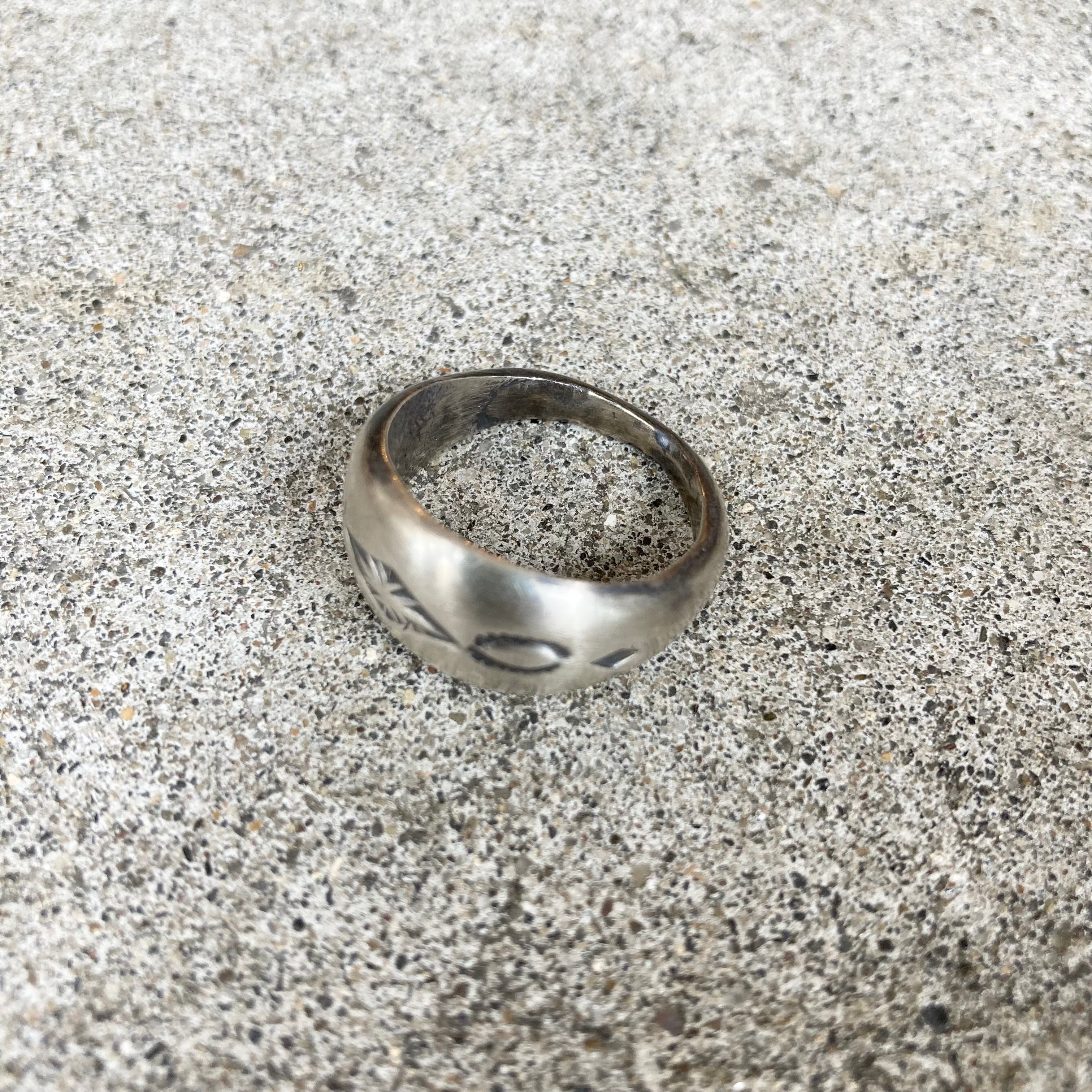 Native American Jewelry】 Stamp Ring 18号 ナバホ リン