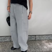 グレーデニムパンツ
