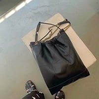 チェーンショルダーバッグ