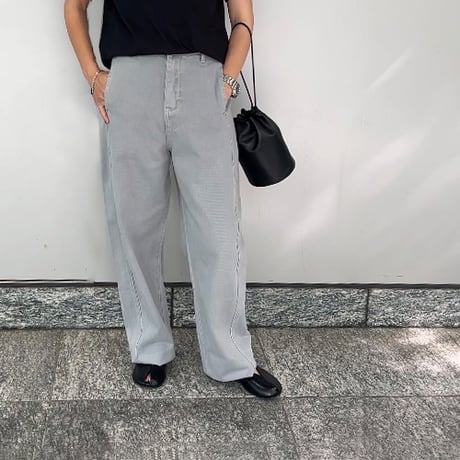 グレーデニムパンツ
