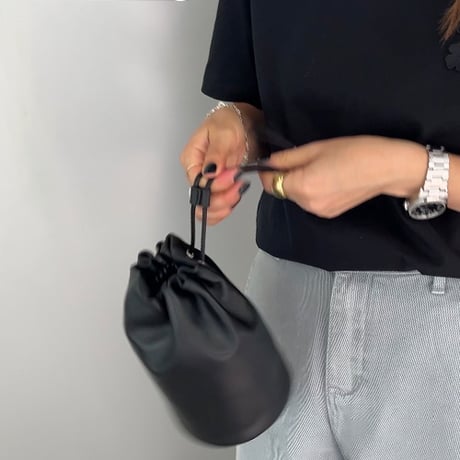 ラムレザー巾着バッグ