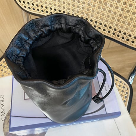 ラムレザー巾着バッグ