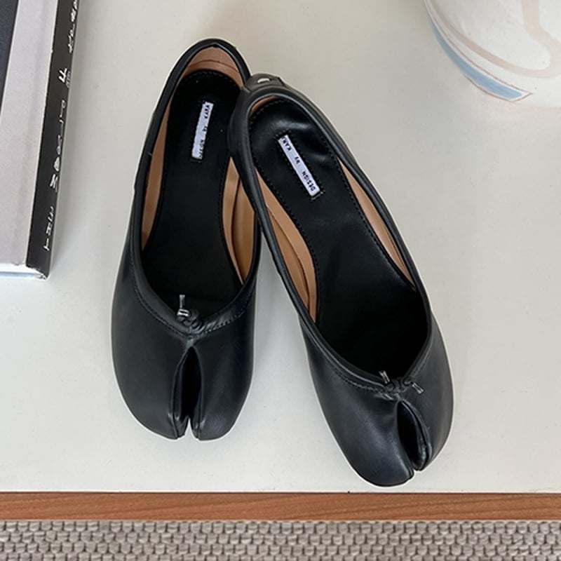 タビバレエシューズ メゾン マルジェラ「タビ」シューズ、煌めくシルバーサンダル