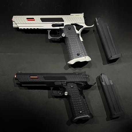 【UDL・Combat Master2011】メタル・樹脂製　マイクロダーツ・エアコッキング拳銃型トイガン
