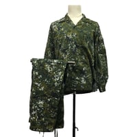国軍新式デジタル迷彩上着・ズボン