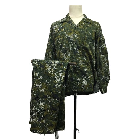 国軍新式デジタル迷彩上着・ズボン