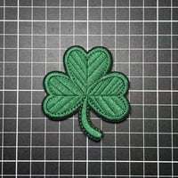 【三つ葉クローバー】エンブレム　パッチ　ベルクロワッペン マジックテープ  のコピー