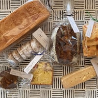 パン、焼菓子詰めあわせ （内容はおまかせ）土曜日発送