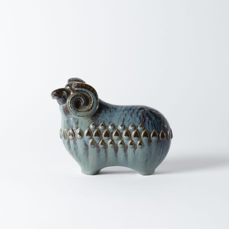 teardrop patterned sheep