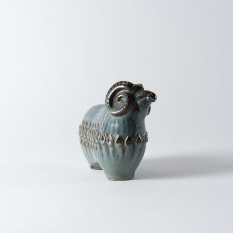 teardrop patterned sheep