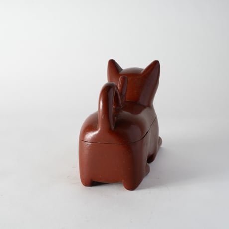 sitting cat case
