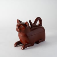 sitting cat case