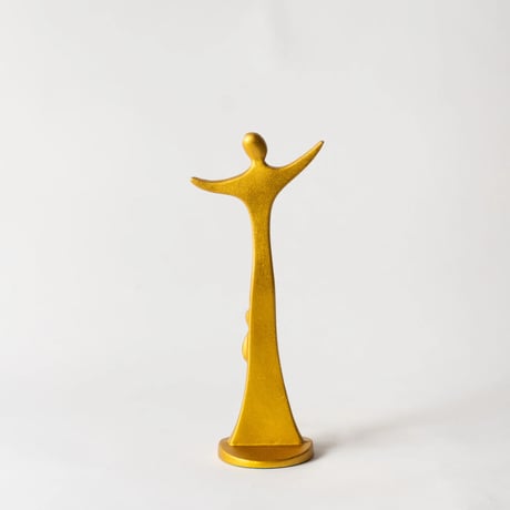 open-arms statue