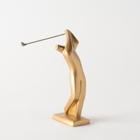 golfer statue