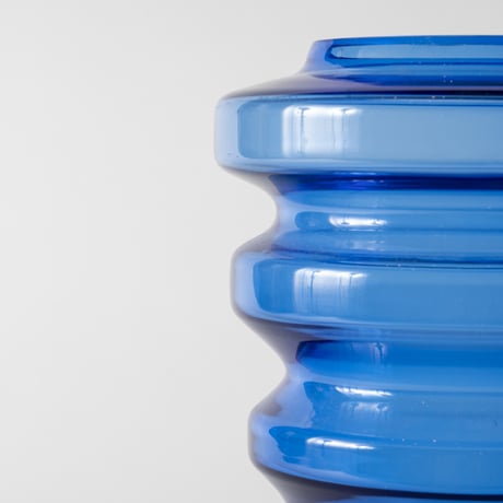 threadform vase