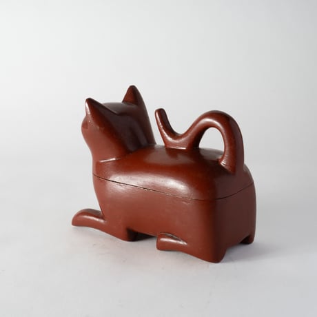 sitting cat case