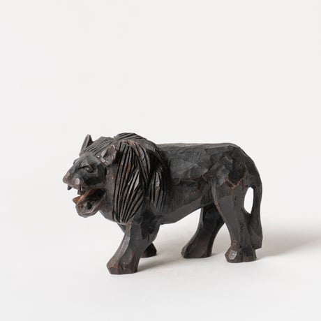 blunt-cut lion