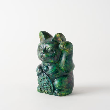 graffitied maneki-neko