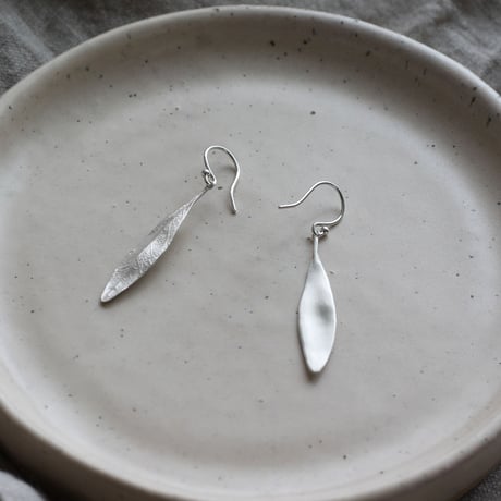 オリーブのピアス / Olive leaf earrings