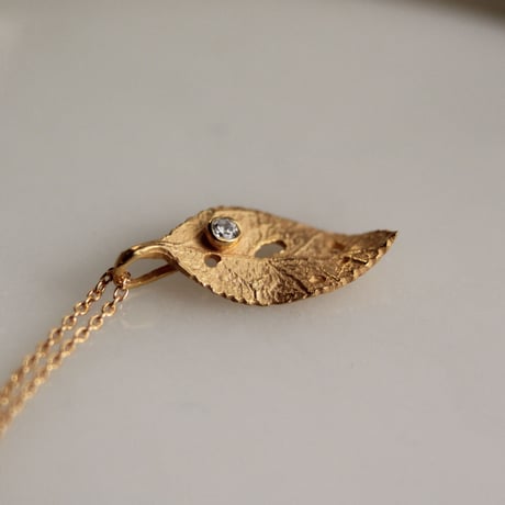 ブロッサムリーフ・ネックレス / Blossom leaf neckalce