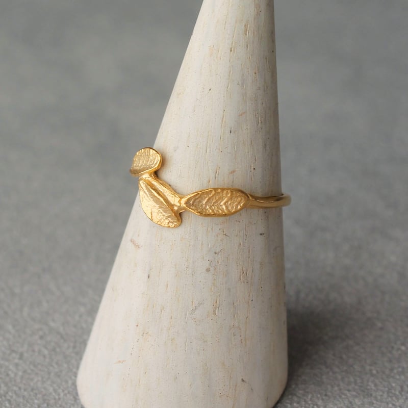 小さなリーフのリング / Small leaf ring | atelier mozu