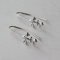 オリーブのつぼみのピアス / Olive buds earrings