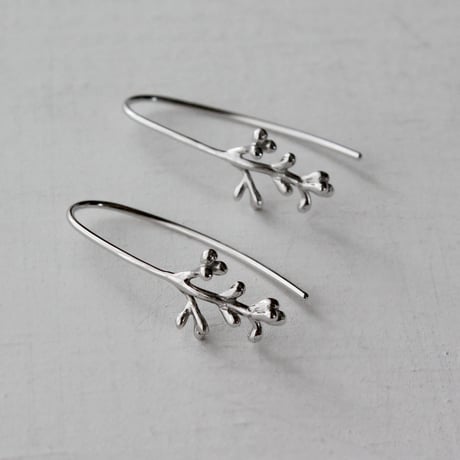 オリーブのつぼみのピアス / Olive buds earrings