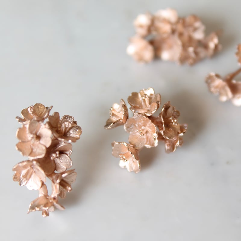 Bloomy sakura earrings | atelier mozu