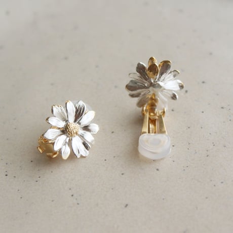 デイジーのピアス or イヤリング / Daisy Pierced or Clip-On Earrings