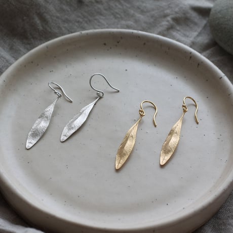 オリーブのピアス / Olive leaf earrings
