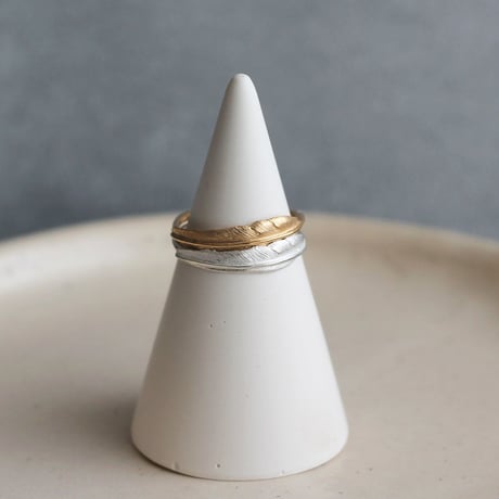 フェザーのリング / Feather ring