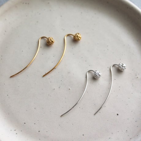 シロツメクサのピアス / White clover earrings