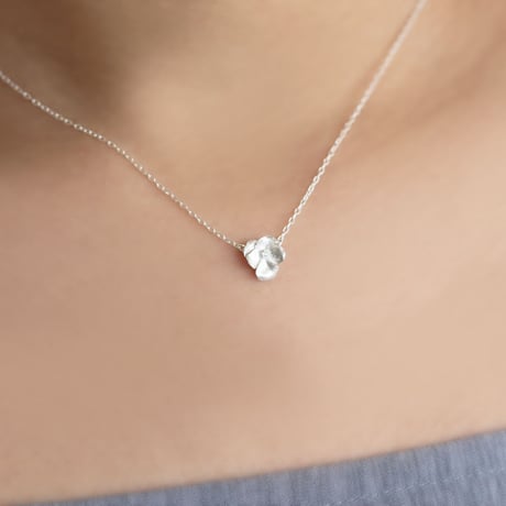 パンジーのネックレス / Pansy necklace
