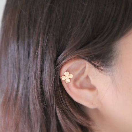 クローバーのイヤーカフ / Clover ear cuff