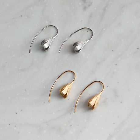 もうすぐひらくつぼみのピアス / Earrings of a flower bud about to bloom