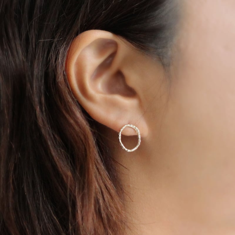 K10 リップル ピアス | atelier mozu K10 リップル ピアス | atelier mozu