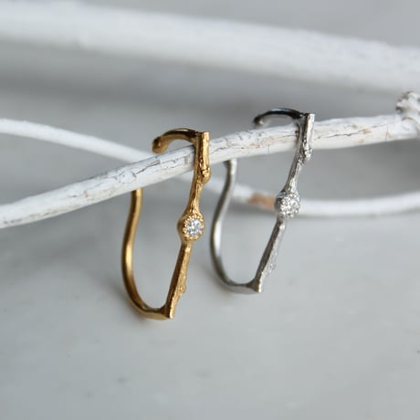 Branche stone ear cuff
