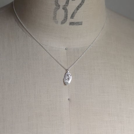 ブロッサムリーフ・ネックレス / Blossom leaf neckalce