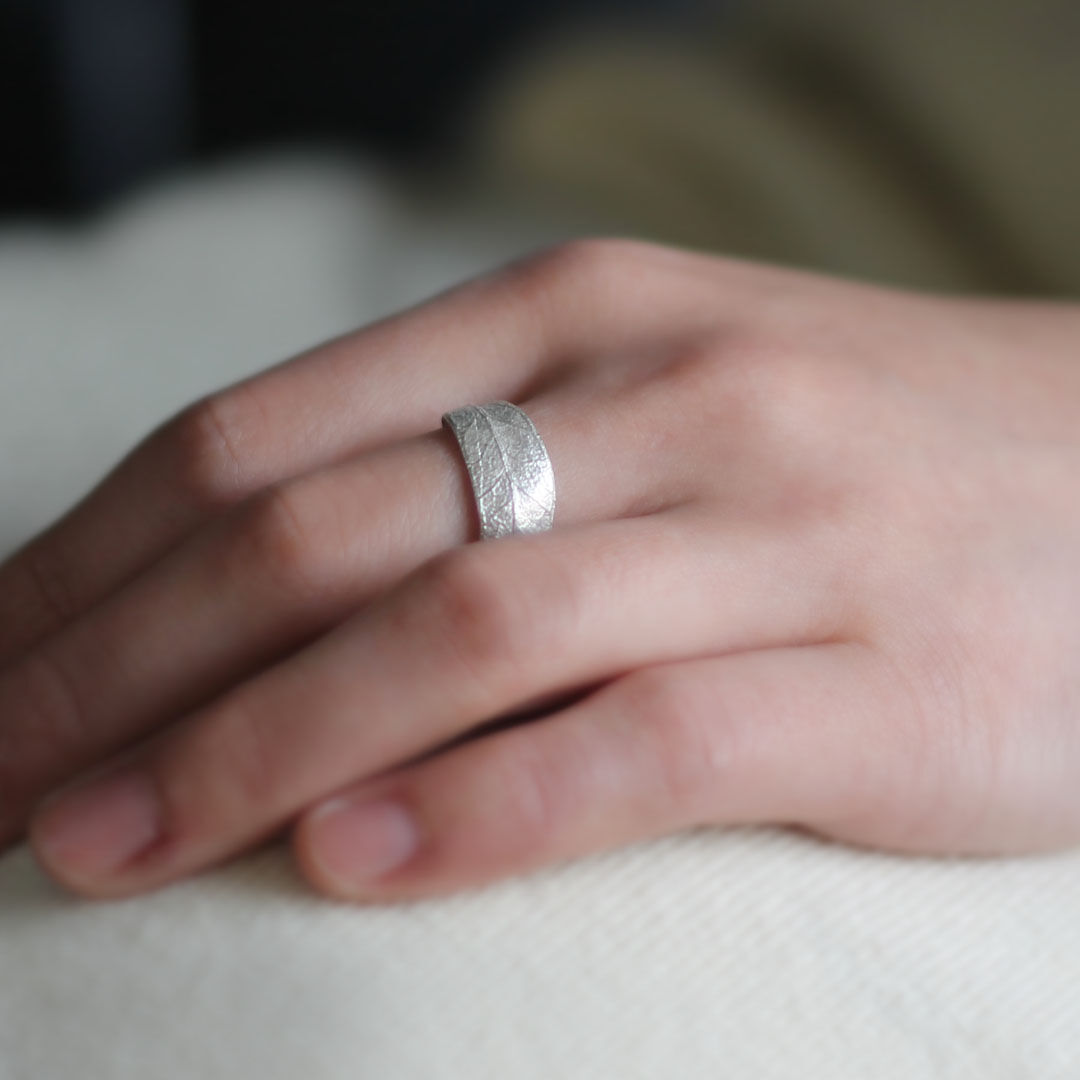 手彫りオリーブ葉のリング 手彫りオリーブ葉のリング