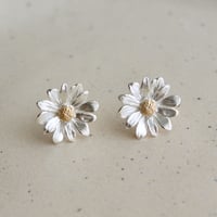 デイジーのピアス or イヤリング / Daisy Pierced or Clip-On Earrings