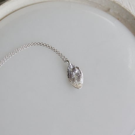 ブロッサムリーフ・ネックレス / Blossom leaf neckalce